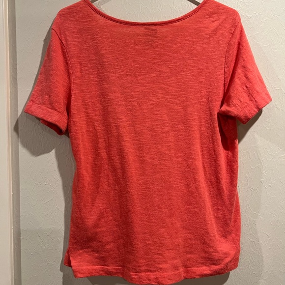 Casual studio coral top. Size medium. Good condition. - Picture 2 of 4